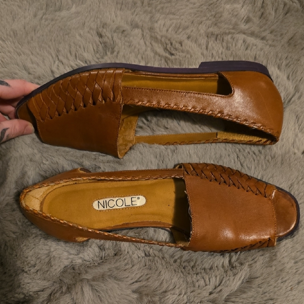 Nicole Tan Women's Flats with Woven Detail - Picture 2 of 3